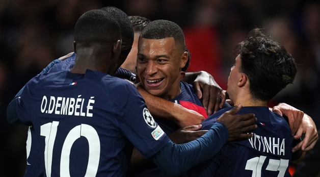Mbappé ăn mừng chiến thắng